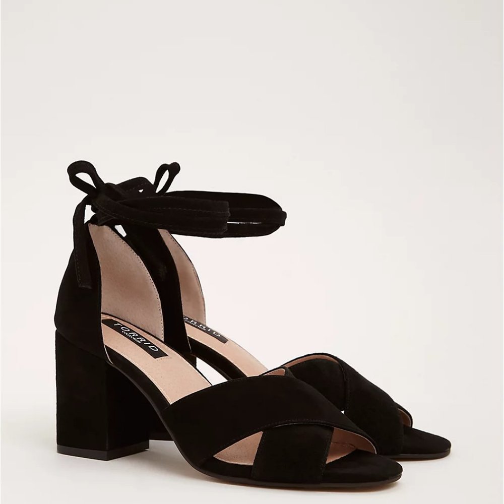 TORRID COLLECTION GENUINE SUEDE WRAP BLOCK HEELS (WIDE WIDTH) Size 7.5W